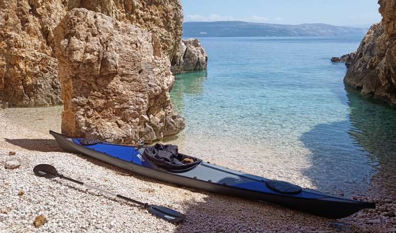 kayak in caletta in croazia